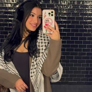 Meet your Posher, Gia